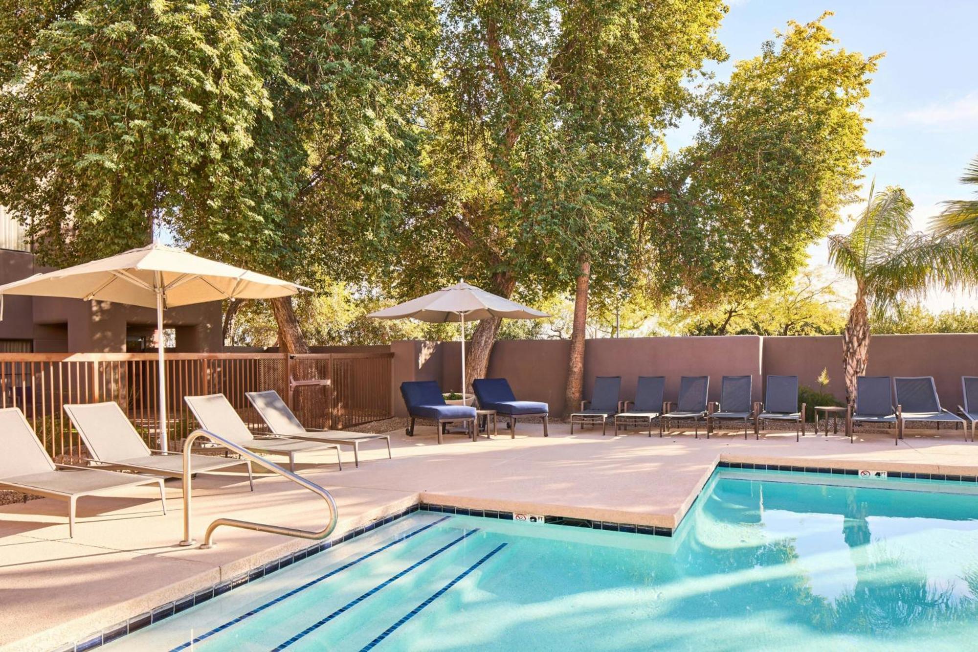 Courtyard Scottsdale North Hotel Екстериор снимка