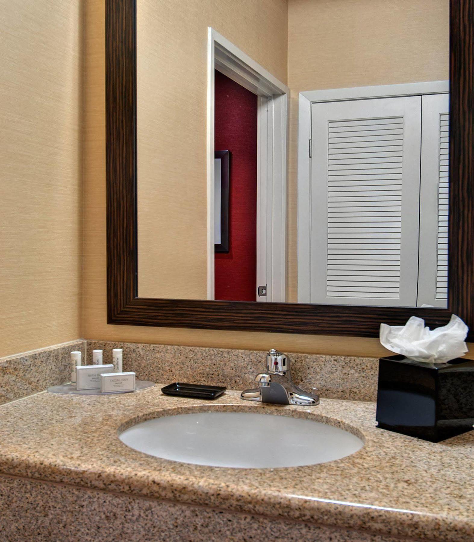 Courtyard Scottsdale North Hotel Стая снимка